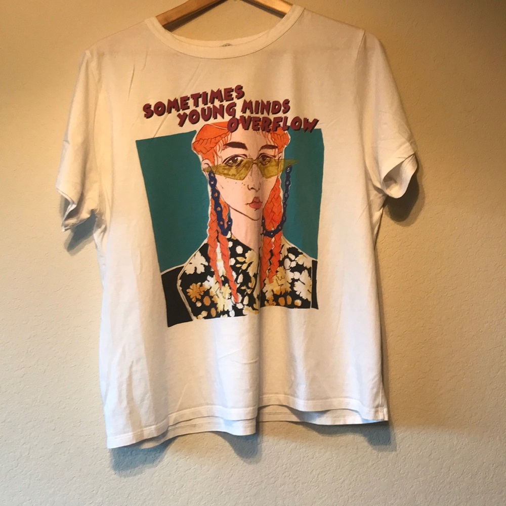 GRAPHIC TEE